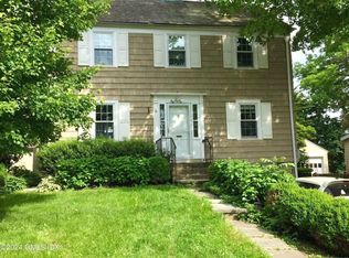 21 Richmond Dr, Old Greenwich, CT 06870