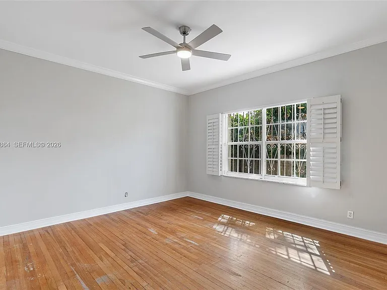 4445 N Michigan Ave — Photo 16