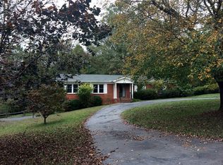 213 London Rd, Hendersonville, NC 28739