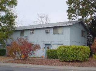230 N 1st St APT 2, Central Point, OR 97502