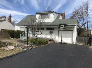 95 Kime Ave, North Babylon, NY 11703
