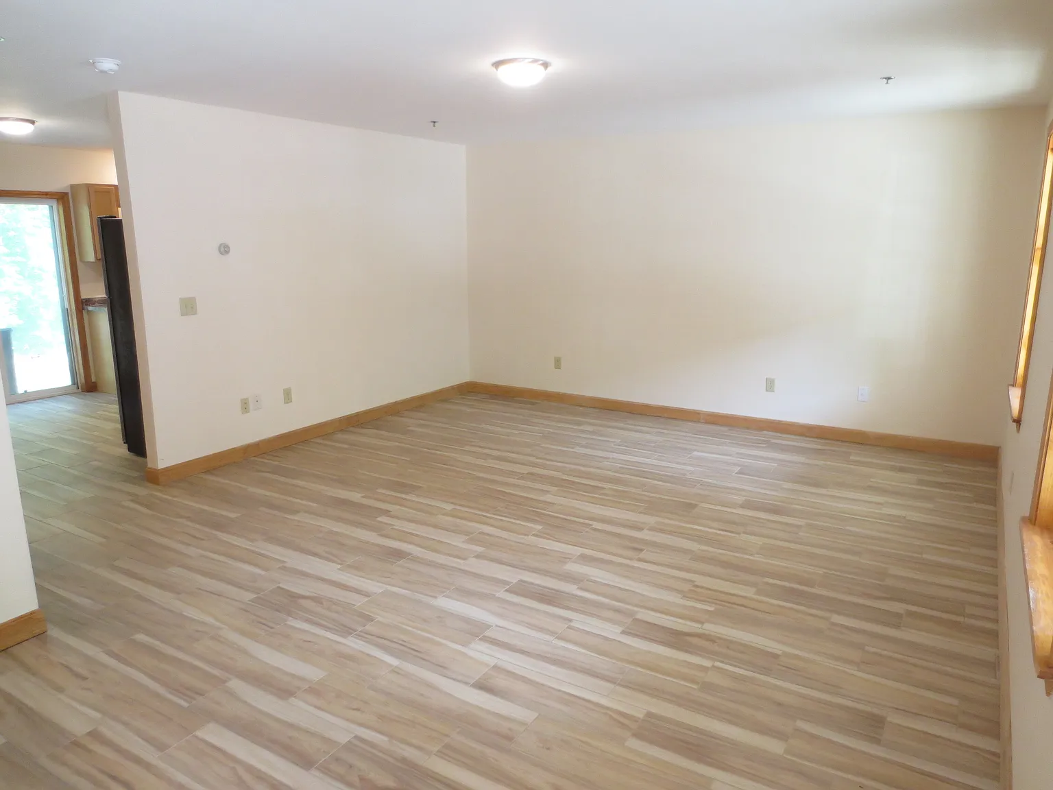 3 bed, 1.5 bath, 1500 sqft, $1,895 — Photo 4