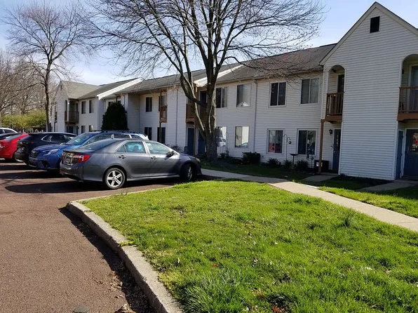 10A Kittery Ct #A, Sellersville, PA 18960