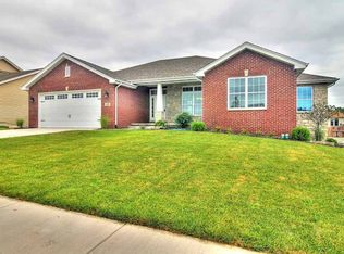 440 Sandpiper Dr, Schererville, IN 46375