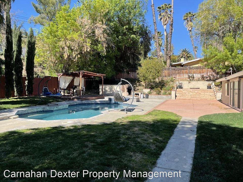 1st image of 5825 Winnetka Ave