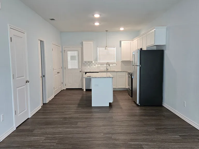 2 bed, 2.5 bath, 1100 sqft, $1,475 — Photo 7