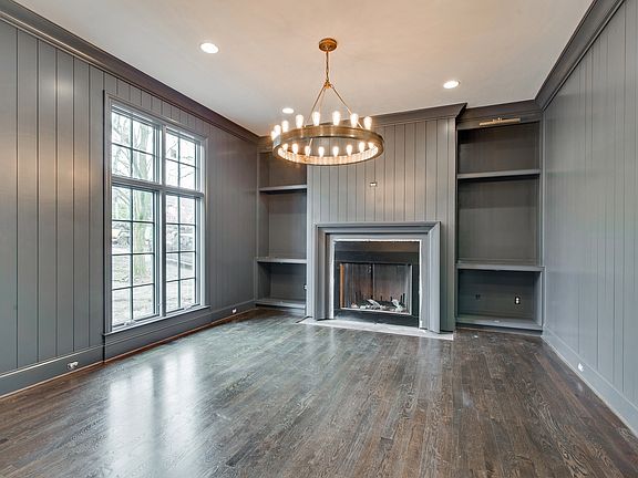 Den w/Fireplace, Bookshelves
