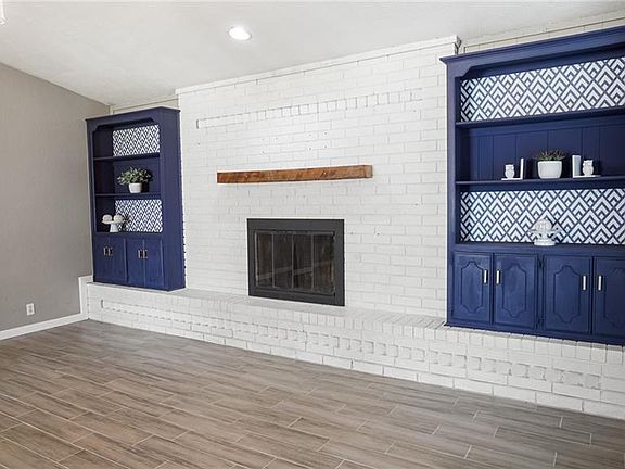 4th image of 1039 Royal Ln