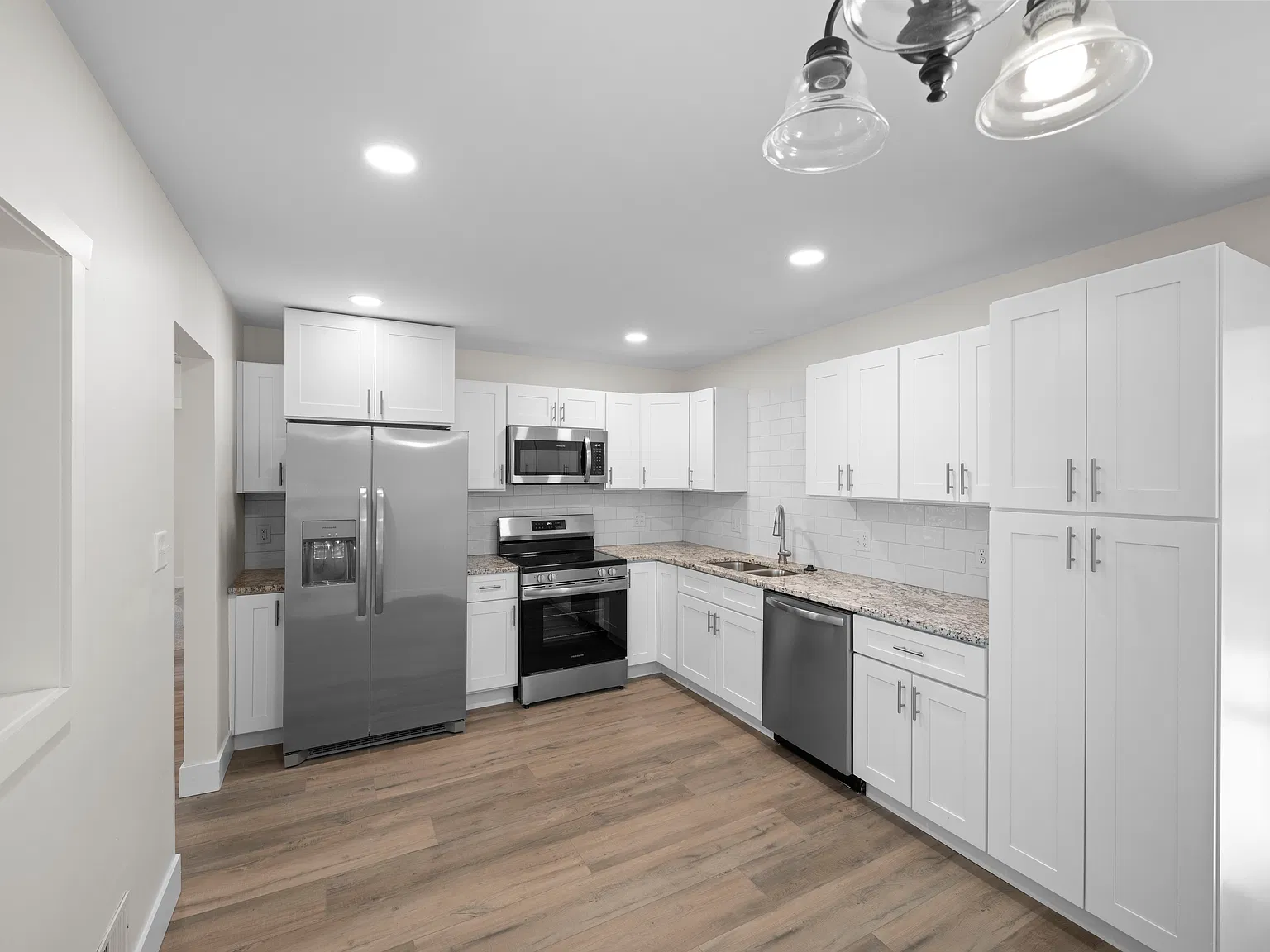 3 bed, 1100 sqft, $1,995 — Photo 3