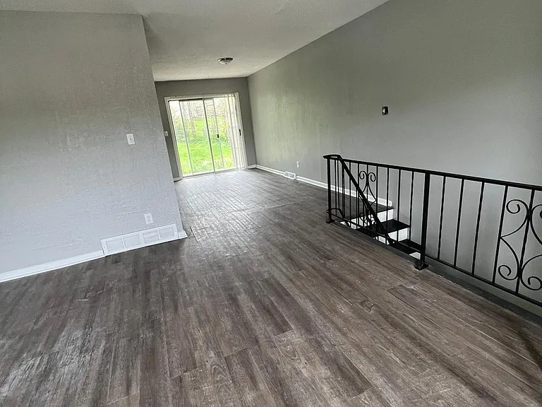 8519 W 78th St — Photo 11