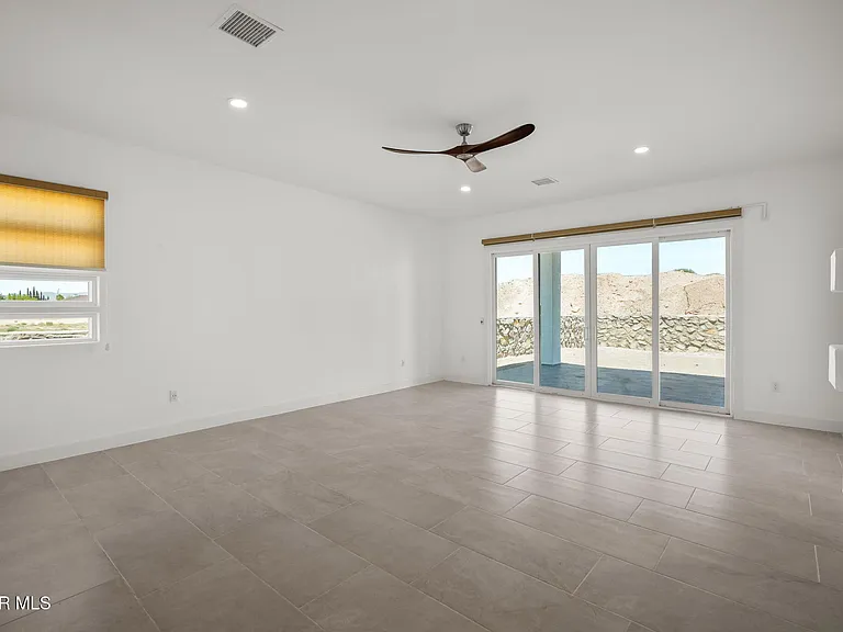 11337 Ardelle Ave — Photo 48