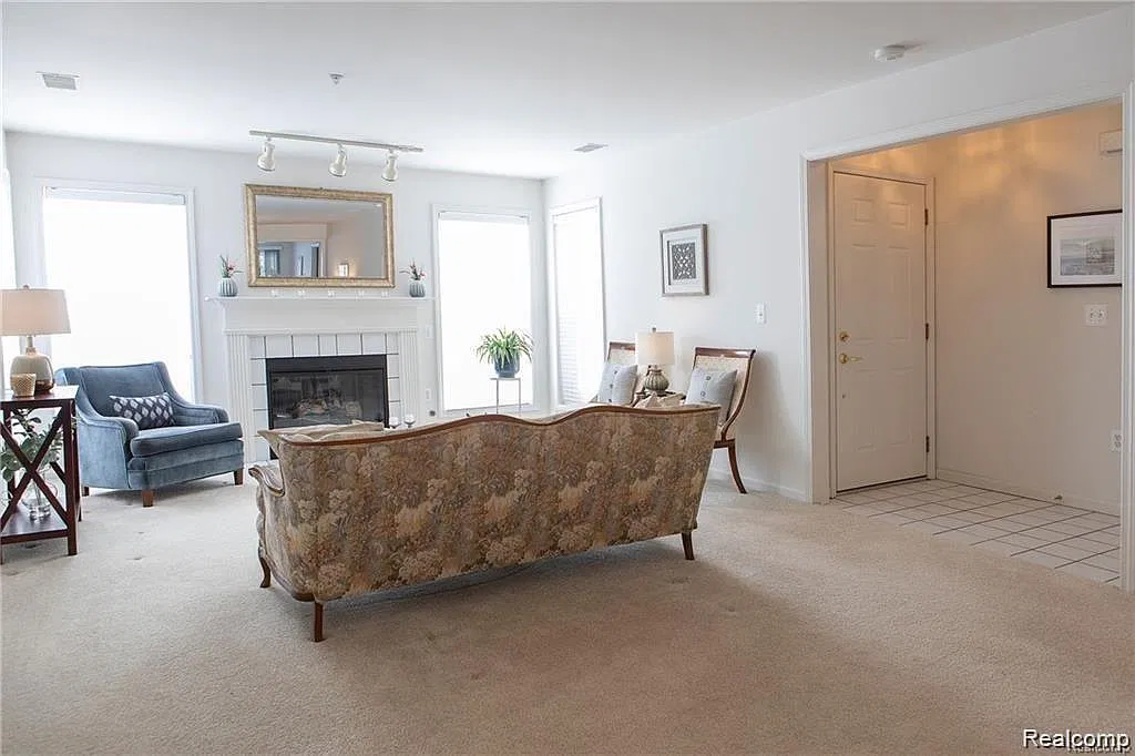 2 bed, 1491 sqft, $2,000 — Photo 4