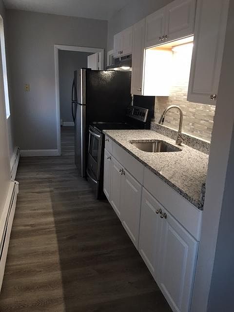 1st image of 572 Essex St APT 6D