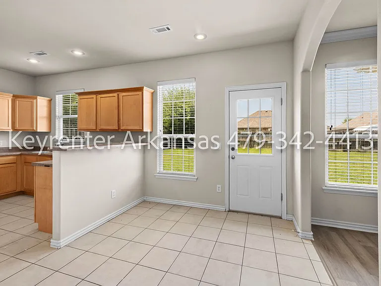800 SW Summitchase Rd — Photo 10