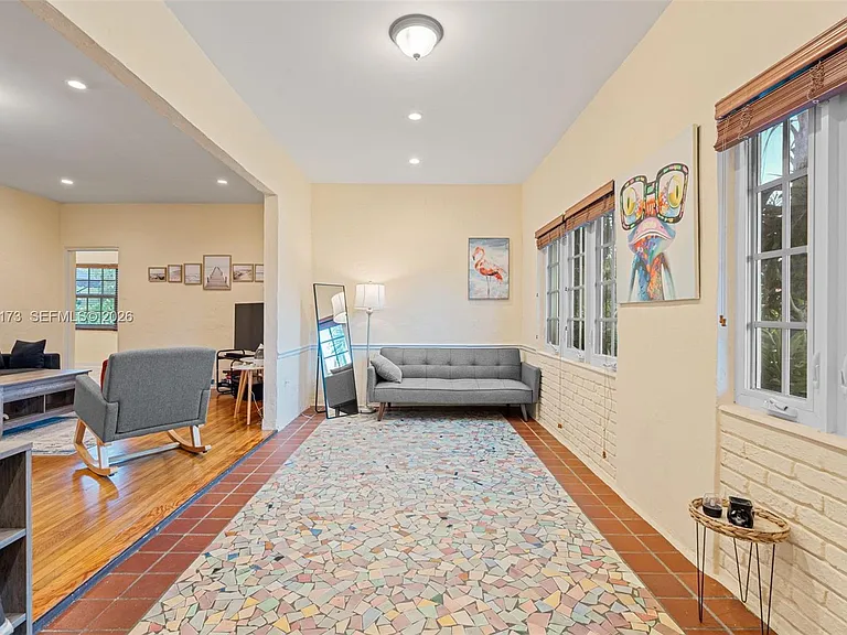 46 Montilla Ave #46 — Photo 6