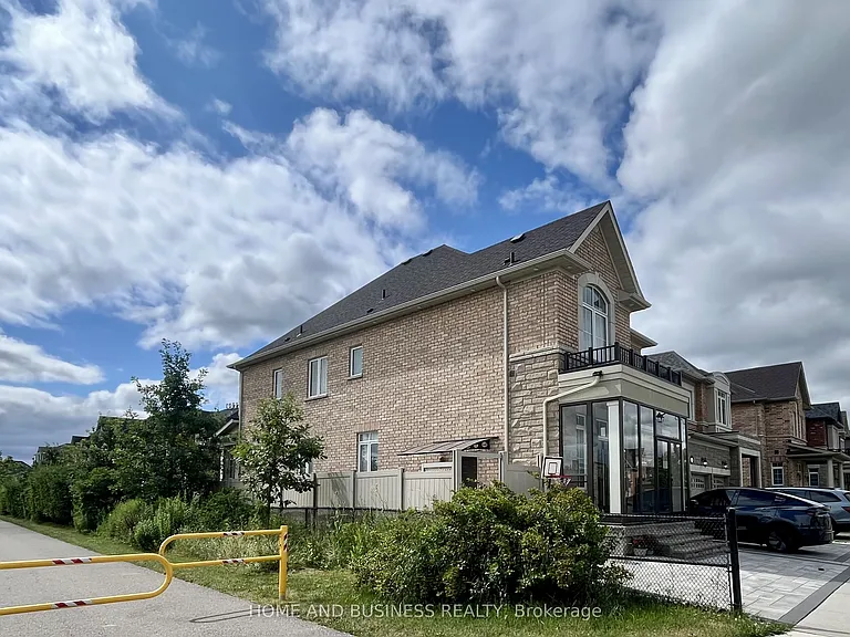 152 Marvin Ave — Photo 2