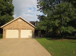 819 Tracy Ln, Mount Vernon, MO 65712