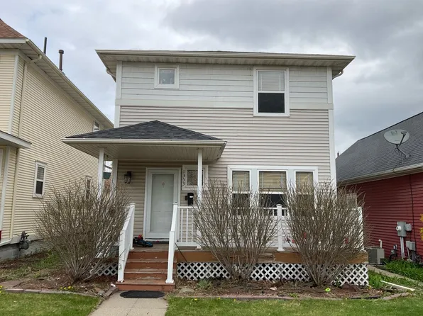 1353 5th St E, Saint Paul, MN 55106
