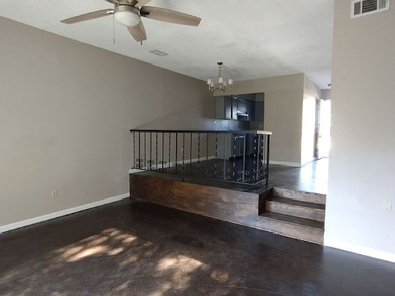 2nd image of 4015 Apache Cir #4013