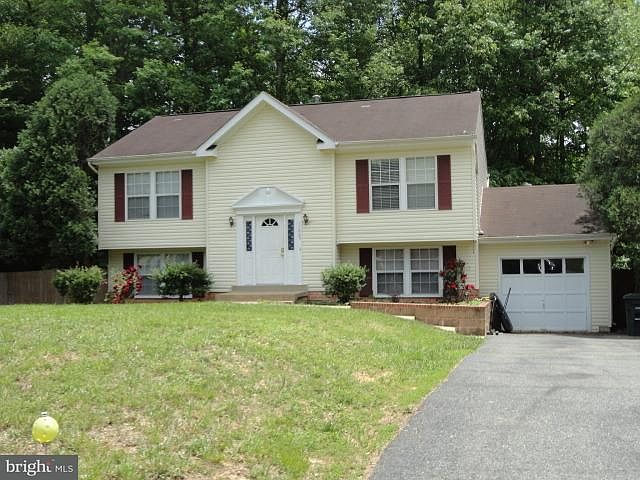 1st image of 11005 Surry Woods Ct