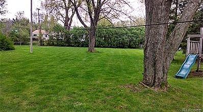 4th image of 4940 Summerhill Dr