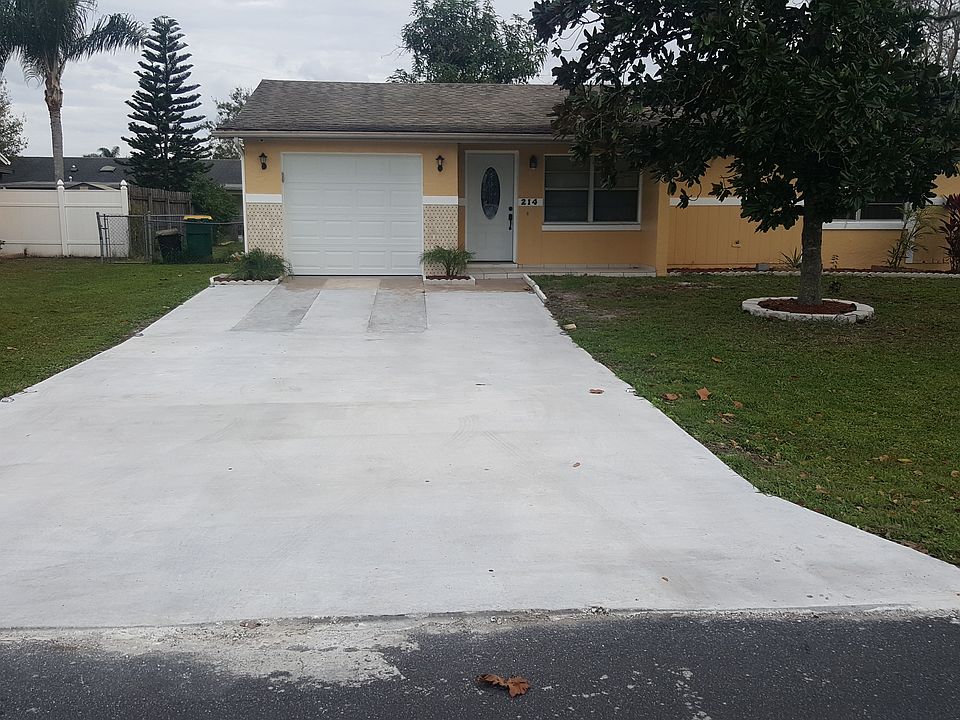 1st image of 214 E Cedarwood Cir