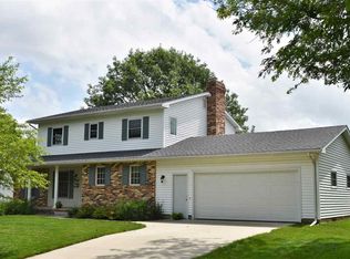 3103 Abraham Dr, Cedar Falls, IA 50613
