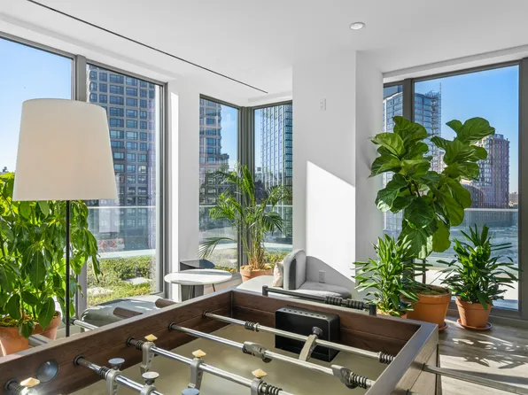 545 Vanderbilt Avenue image 9 of 22