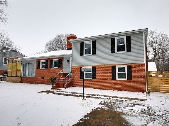 3rd image of 7510 Greengate Dr