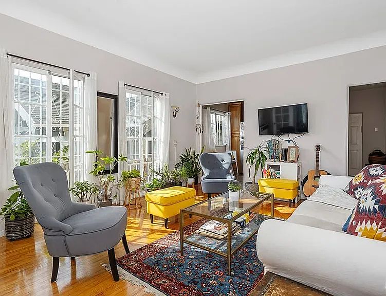 1st image of 1347 N Mansfield Ave #1.3