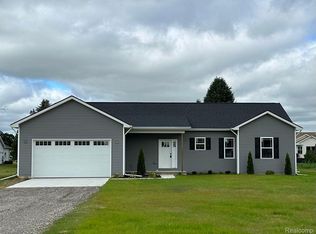 6055 Andrea Ln, North Branch, MI 48461