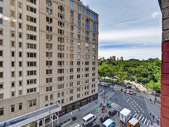 2nd image of 57 W 58th St APT 7A