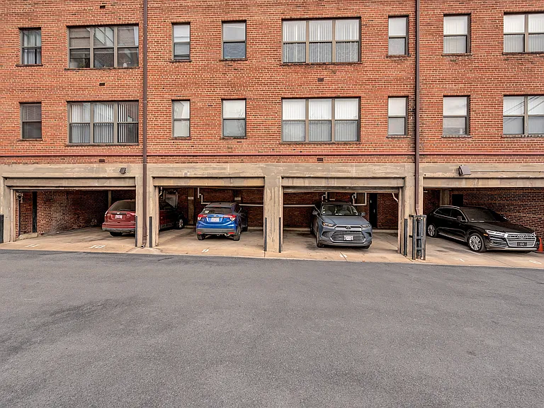 215 C Street Apartments — Photo 1
