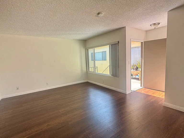 99 N Hermosa Ave #E — Photo 3