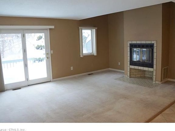 2nd image of 1014 Sand Stone Dr