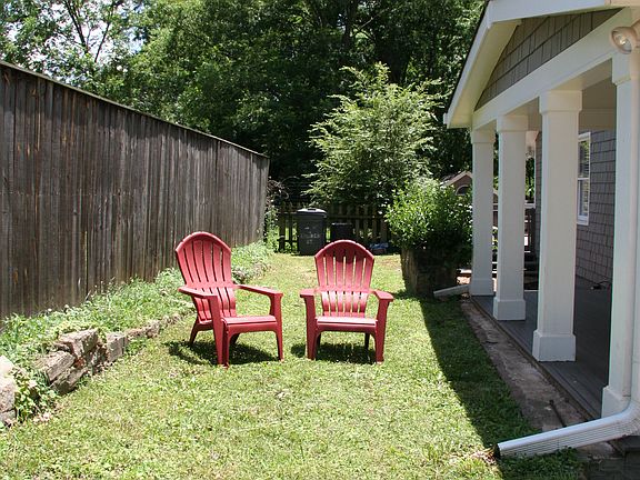 Front side alley/yard