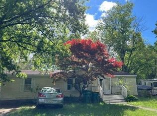 8769 Whitehorn St, Romulus, MI 48174