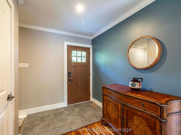 4th image of 90 Graham Cres