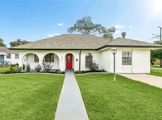 9001 Rensu Dr, River Ridge, LA 70123