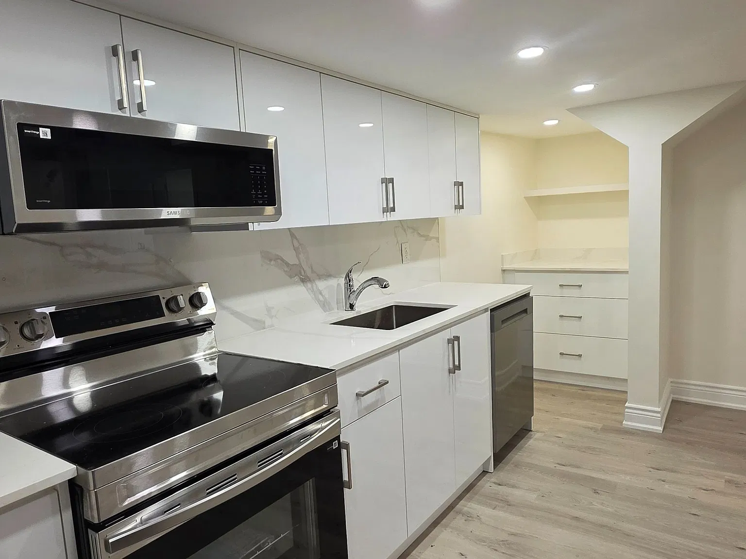 2 bed, $2,099 — Photo 4