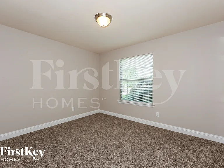 610 Canvas Ct — Photo 15