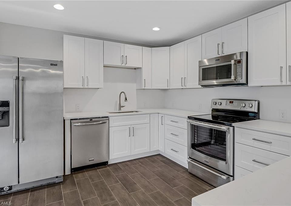 1st image of 3949 Maxine ST
