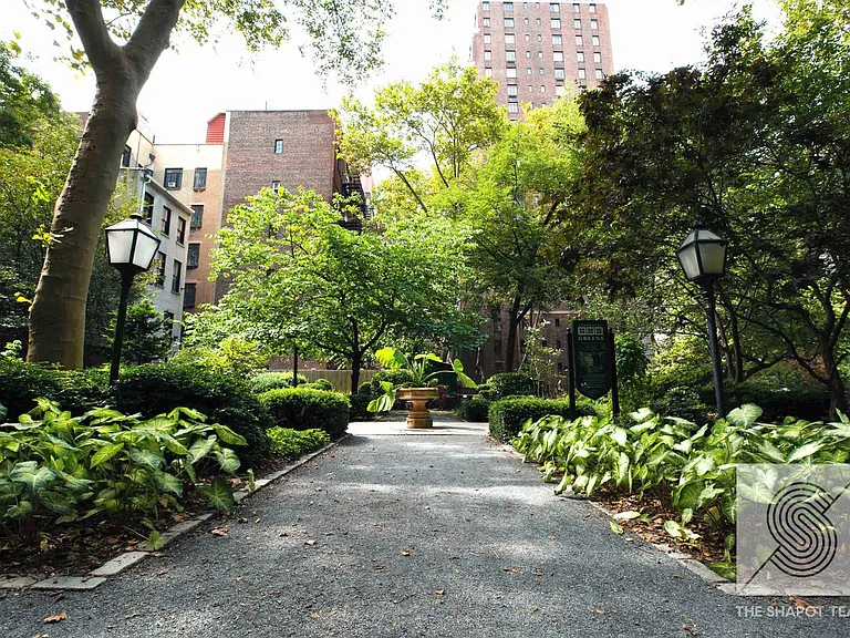 25 Tudor City Pl #1609 — Photo 11