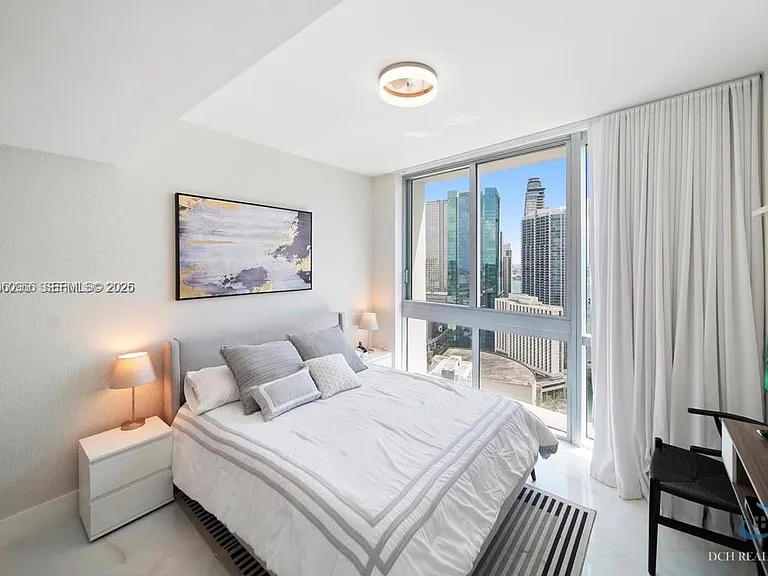 350 S Miami Ave #3902 — Photo 11