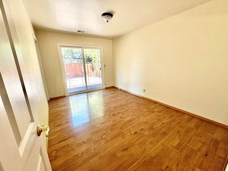 1160 Santa Lucia Dr — Photo 16