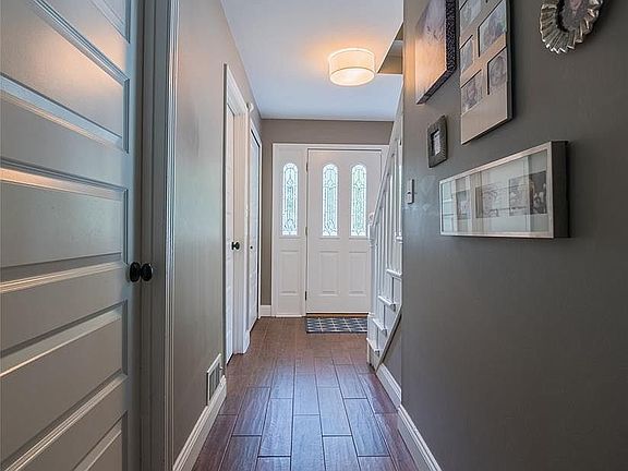 4th image of 44989 Leslie Ln