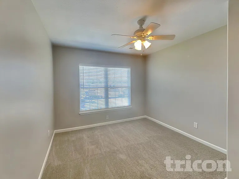 7392 Hoffner Dr — Photo 10