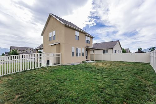 3rd image of 737 N Aberdeen Way