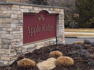 97 Fisher Rd, Mahwah, NJ 07430