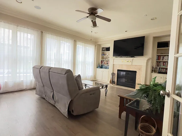 2427 N Mystic Mdw — Photo 5